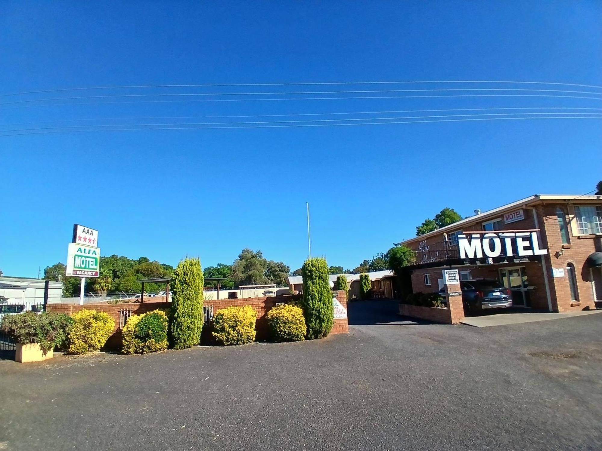 غيلغاندرا Alfa Motel المظهر الخارجي الصورة